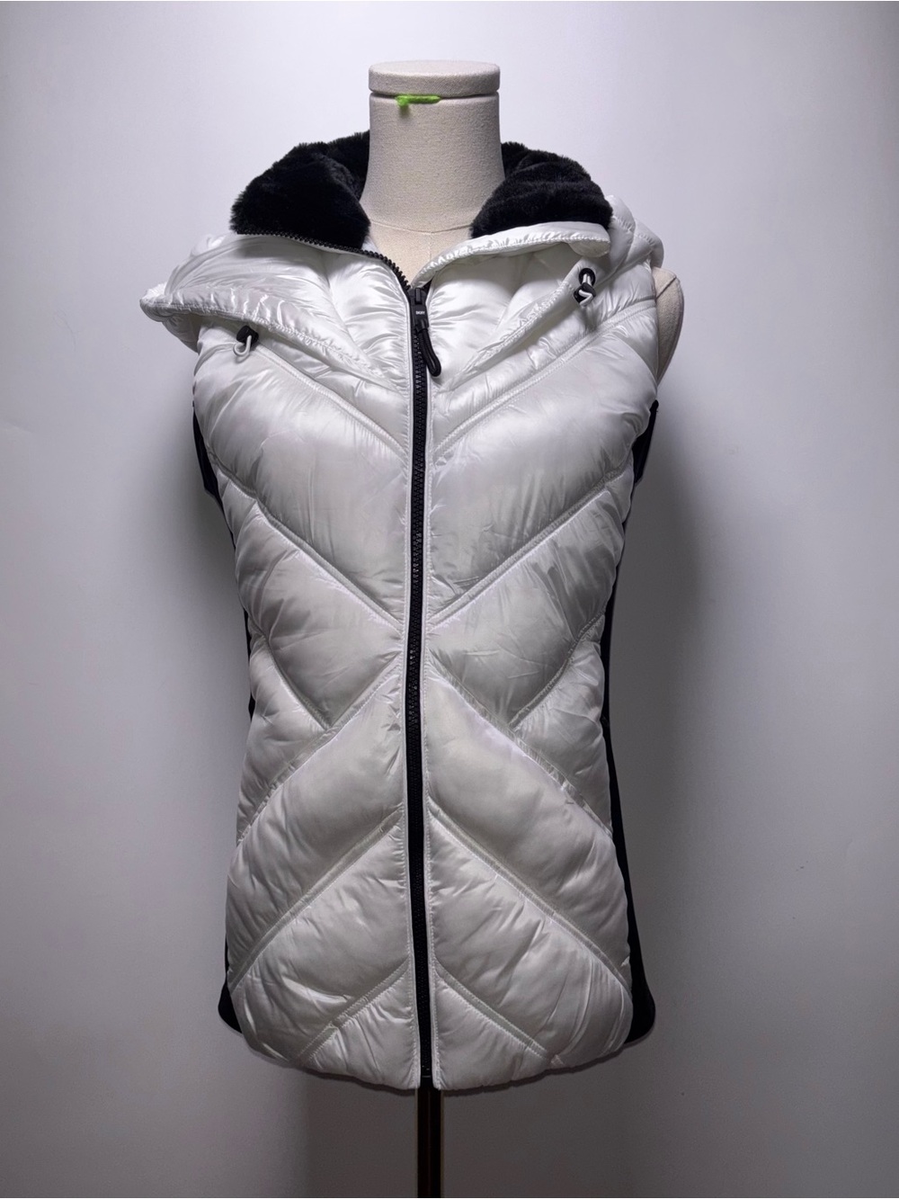 DKNY White Quilted Hooded Puffer Vest with Black Trim Size S